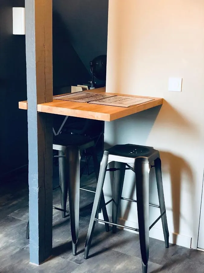 Le Studio D'Angele : Blondie Bruz Apartment
